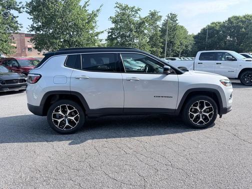 Silver Zynith Metallic Clearcoat 2025 Jeep Compass Limited
