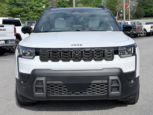 Bright White Clearcoat 2026 Jeep Cherokee Overland