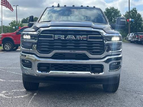 2025 RAM 2500 Tradesman Crew Cab 4x4 6'4' Box