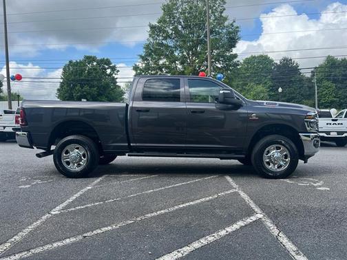 2025 RAM 2500 Tradesman Crew Cab 4x4 6'4' Box