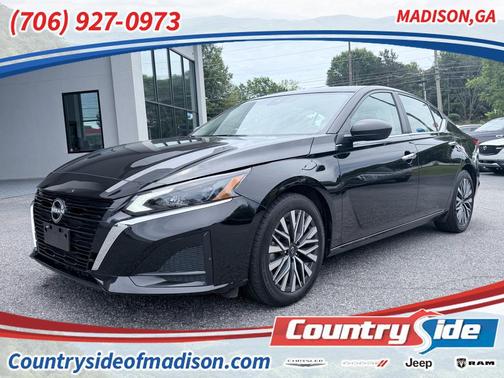 Super Black 2025 Nissan Altima SV FWD