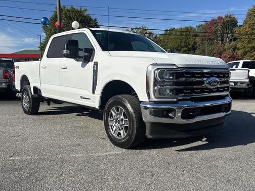 Oxford White 2026 Ford F-250 Lariat
