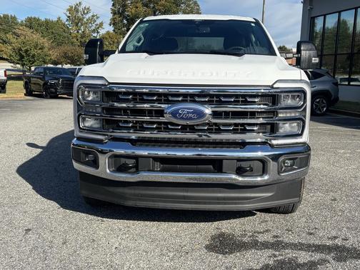 Oxford White 2026 Ford F-250 Lariat