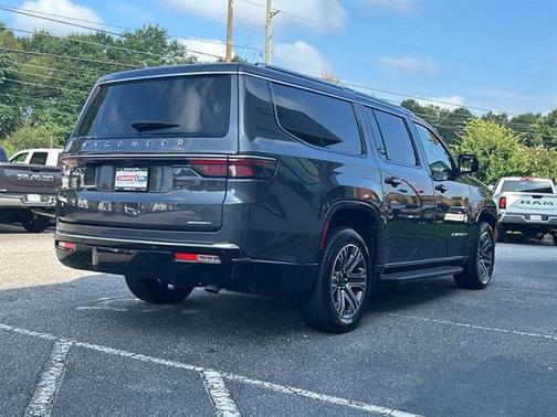 2024 Jeep Wagoneer L Series II 4x2