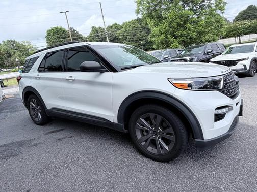 Star White Metallic Tri-Coat 2021 Ford Explorer XLT