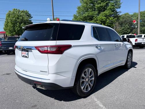 Summit White 2020 Chevrolet Traverse Premier