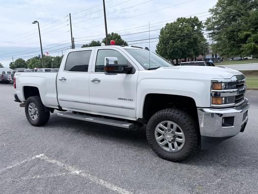 Summit White 2018 Chevrolet Silverado 3500 LTZ