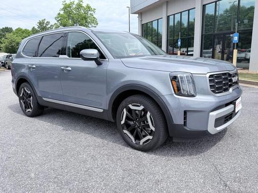 Everlasting Silver 2025 Kia Telluride S