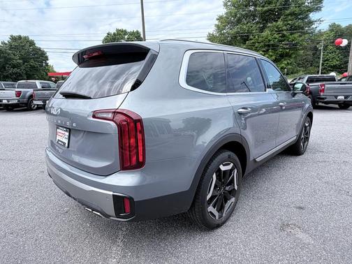Everlasting Silver 2025 Kia Telluride S