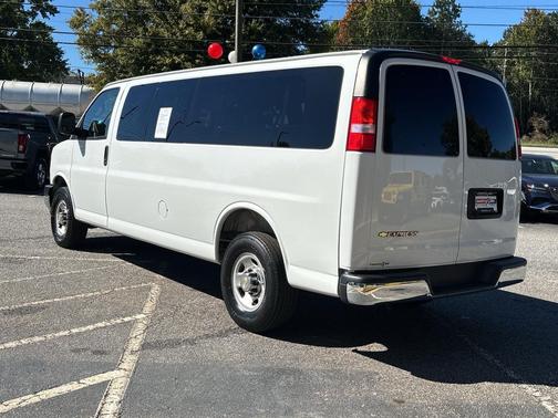 Summit White 2025 Chevrolet Express 3500 RWD 3500 Extended Wheelbase LT