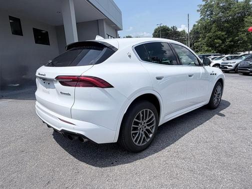 Bianco 2024 Maserati Grecale GT