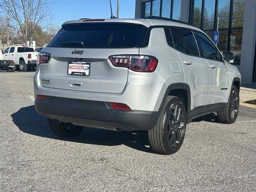 Silver Zynith Metallic Clearcoat 2026 Jeep Compass Latitude