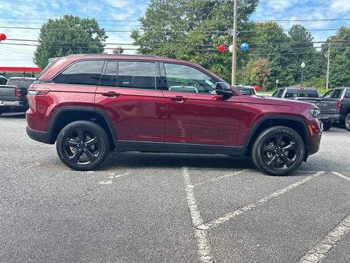 2025 Jeep Grand Cherokee Altitude