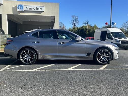 2025 Genesis G70 2.5T RWD