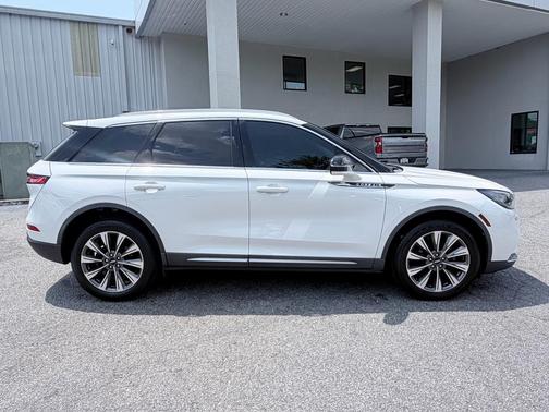 Pristine White 2020 Lincoln Corsair Reserve