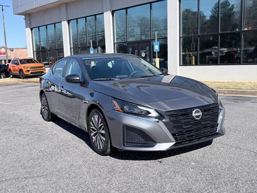 2025 Nissan Altima SV FWD