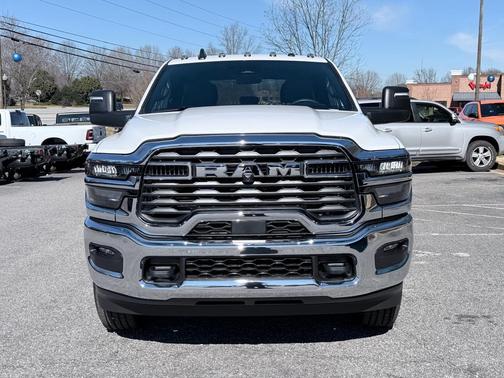 2026 RAM 2500 Tradesman Crew Cab 4x4 6'4' Box