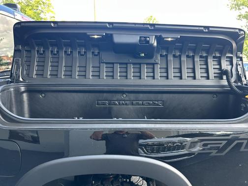 Diamond Black Crystal Pearlcoat 2026 RAM 1500 Rebel