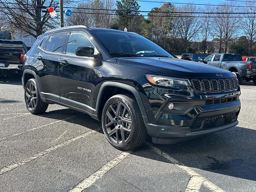 Diamond Black Crystal Pearlcoat 2026 Jeep Compass Latitude