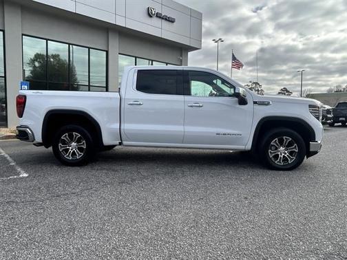 2025 GMC Sierra 1500 SLT