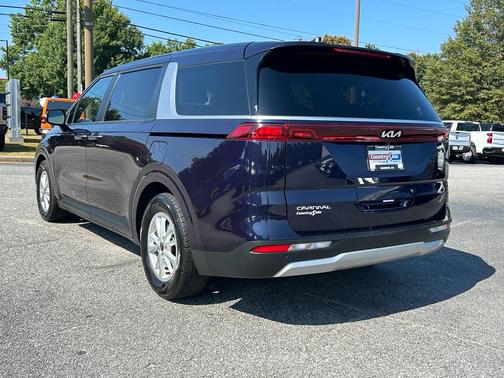 2024 Kia Carnival LX
