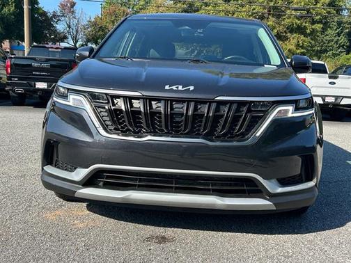 2024 Kia Carnival LX