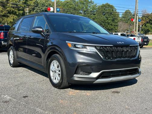 2024 Kia Carnival LX