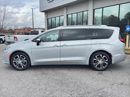 2026 Chrysler Pacifica L