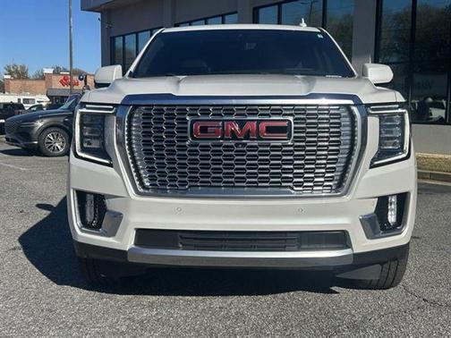White Frost Tricoat 2021 GMC Yukon XL Denali