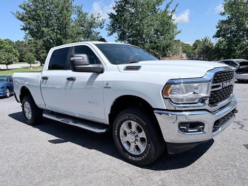 Bright White Clearcoat 2024 RAM 2500 Big Horn Crew Cab 4x4 6'4' Box