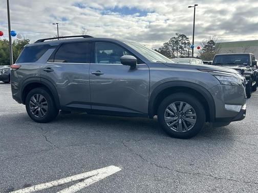 2025 Nissan Pathfinder SV FWD