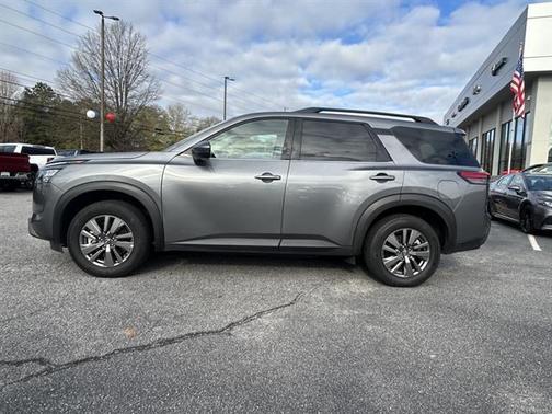 2025 Nissan Pathfinder SV FWD