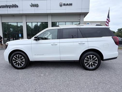 Oxford White 2025 Ford Expedition Platinum