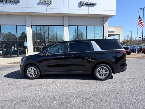 2024 Kia Carnival LX