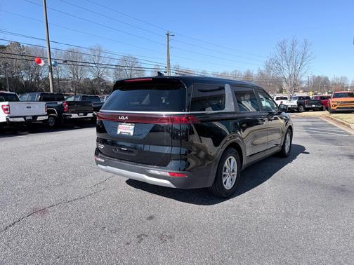 2024 Kia Carnival LX