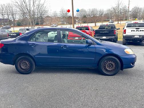 2005 Toyota Corolla LE