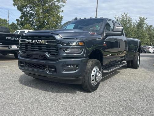 2026 RAM 3500 Big Horn Crew Cab 4x4 8' Box
