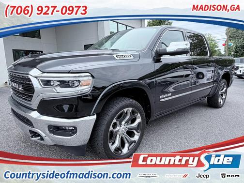 Diamond Black Crystal Pearlcoat 2023 RAM 1500 Limited