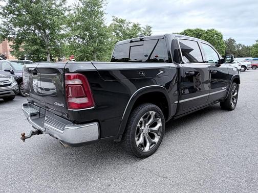Diamond Black Crystal Pearlcoat 2023 RAM 1500 Limited
