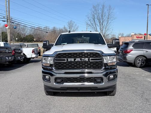 2024 RAM 3500 Big Horn Crew Cab 4x4 8' Box
