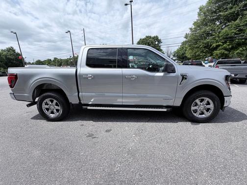 Iconic Silver Metallic 2025 Ford F-150 XLT