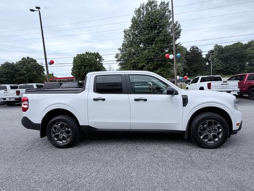 Oxford White 2024 Ford Maverick XLT