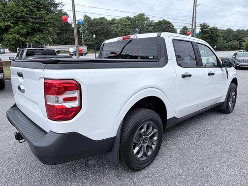 Oxford White 2024 Ford Maverick XLT