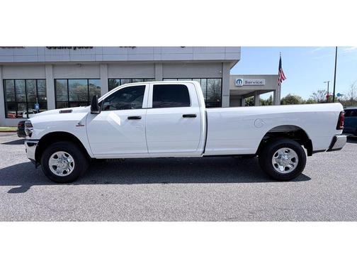 2026 RAM 2500 Tradesman Crew Cab 4x4 8' Box