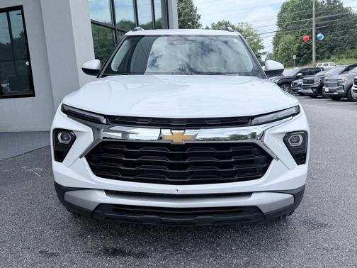 Summit White 2025 Chevrolet Trailblazer LT
