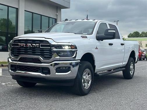 2025 RAM 2500 Tradesman Crew Cab 4x4 6'4' Box