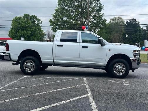2025 RAM 2500 Tradesman Crew Cab 4x4 6'4' Box