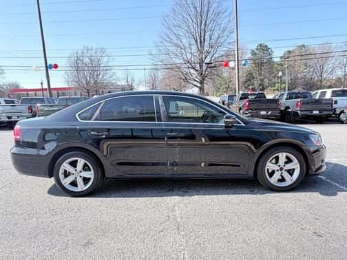 2013 Volkswagen Passat 2.5 SE