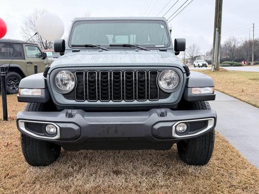 2024 Jeep Gladiator Sport