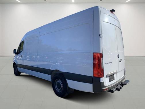 2024 Mercedes-Benz Sprinter 2500